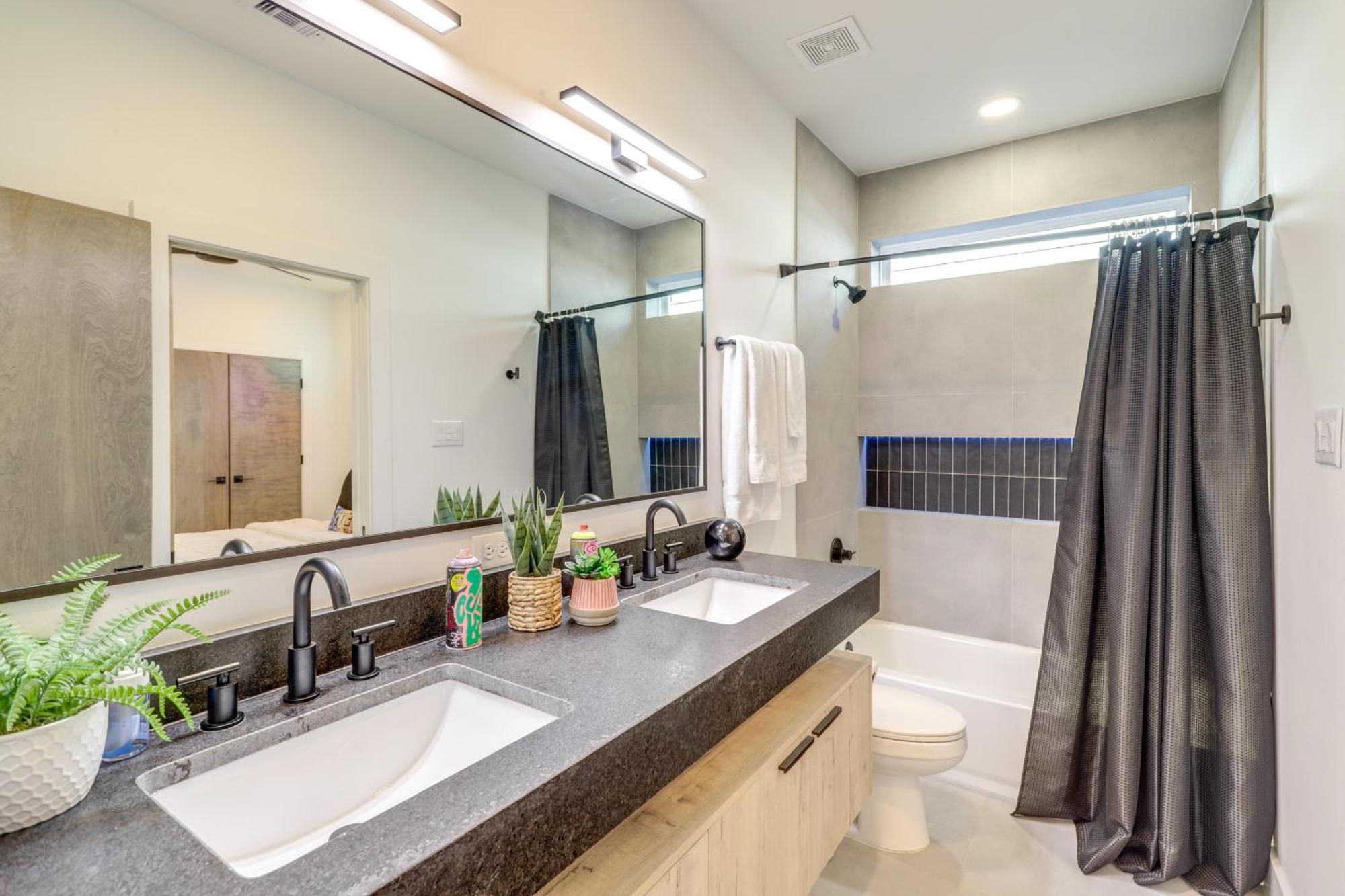 3 Mi To Dtwn Modern Townhome With Yard In Хьюстон Экстерьер фото